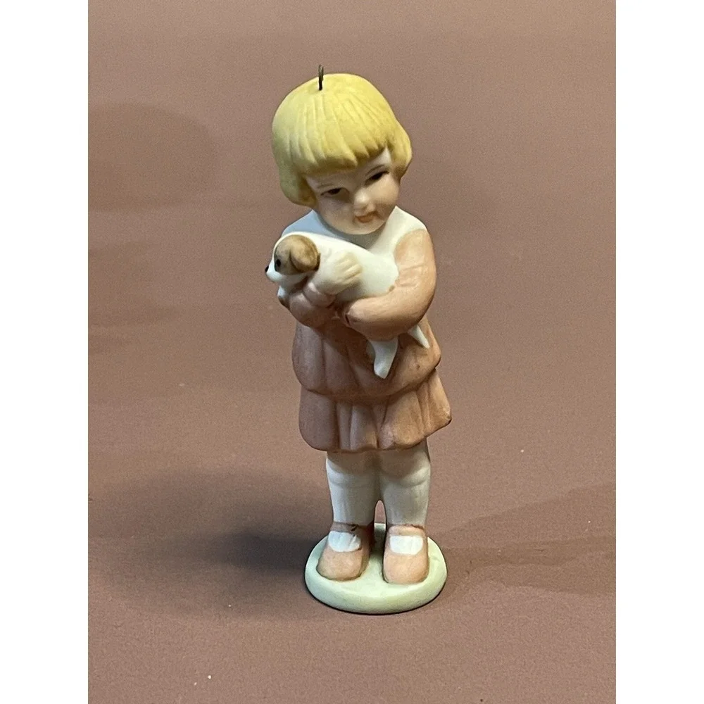 Rover Porcelain Figurine Ornament by Balliol Corp  H1812